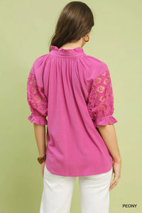 Umgee Linen V-Neck Lace Puff Sleeve Top Thumbnail 3