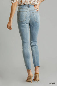 Umgee 5-Pockets Distressed Detail Stretch Denim Skinny Jeans with Unfinished Hem Thumbnail 3