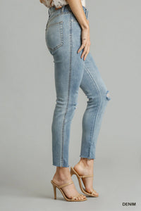Umgee 5-Pockets Distressed Detail Stretch Denim Skinny Jeans with Unfinished Hem Thumbnail 2